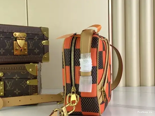 Frstbag ru Chess Messenger-24*24*8CM LOUIS VUITTON 0501